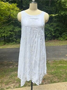 ELLE White Embroidered Hanky Hem Sundress Boho Midi Medium NWT
